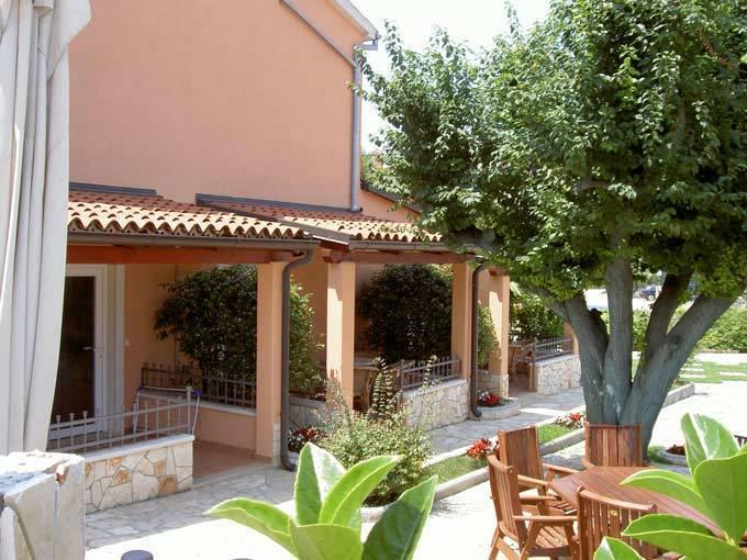 Apartments Kori Funtana Chambre photo