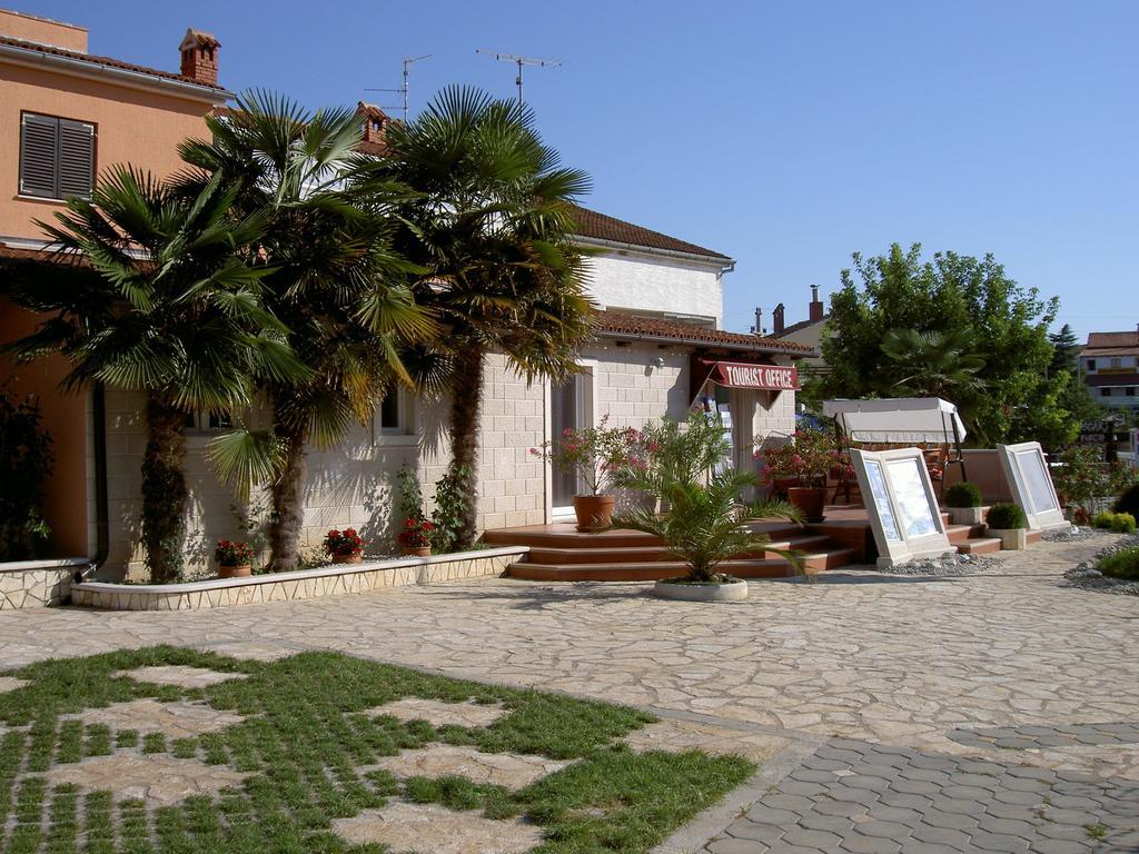 Apartments Kori Funtana Chambre photo