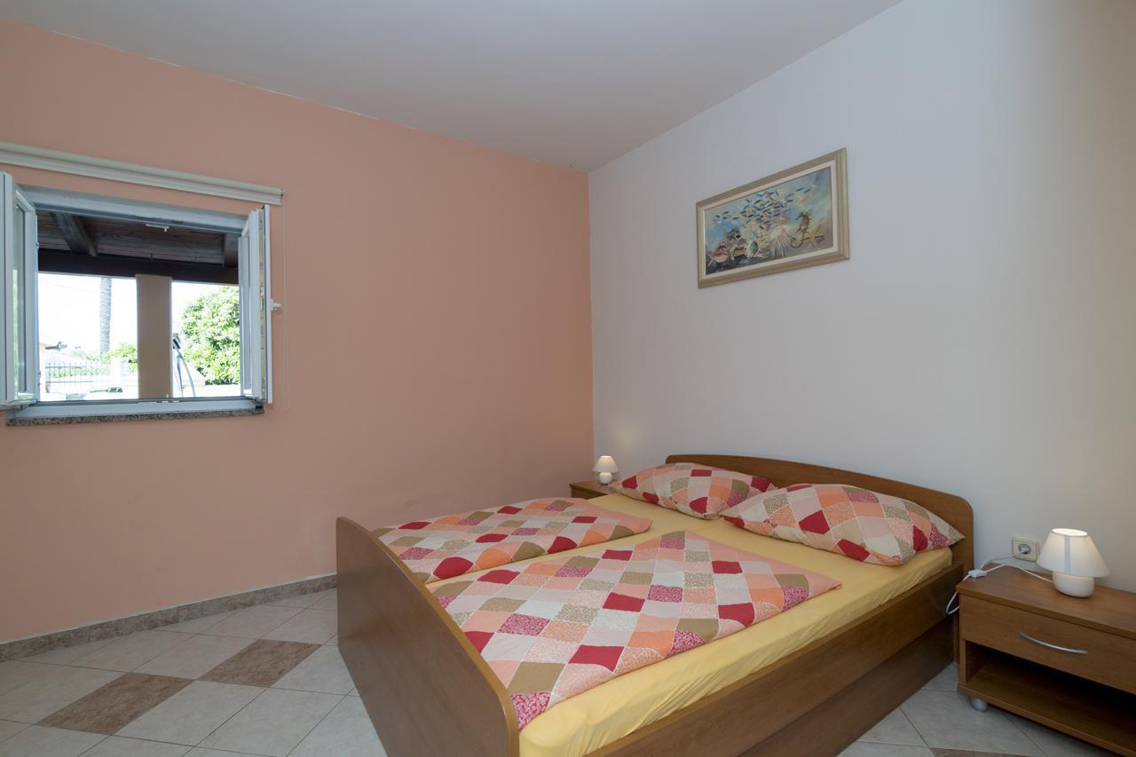 Apartments Kori Funtana Extérieur photo