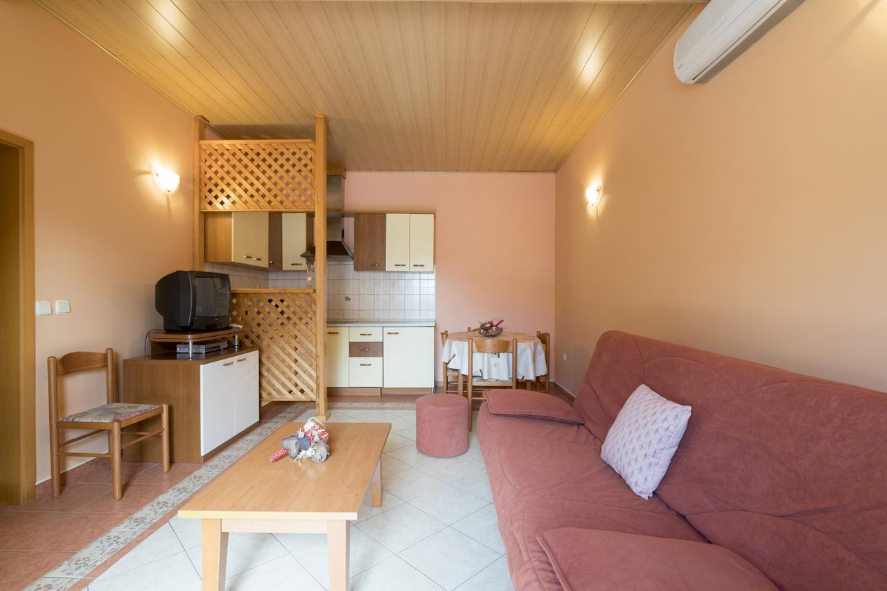 Apartments Kori Funtana Extérieur photo