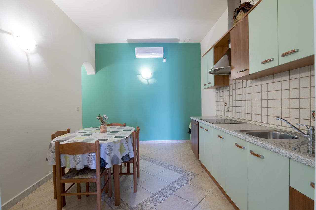 Apartments Kori Funtana Extérieur photo