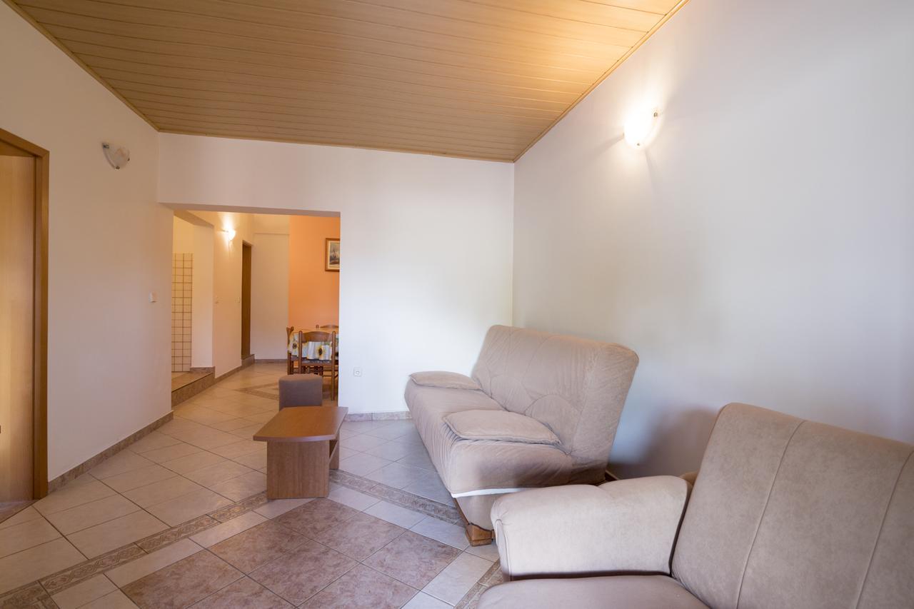Apartments Kori Funtana Extérieur photo
